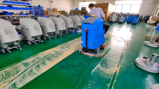 大堂2023年还在用人工的物业保洁不妨试试洗地机吧